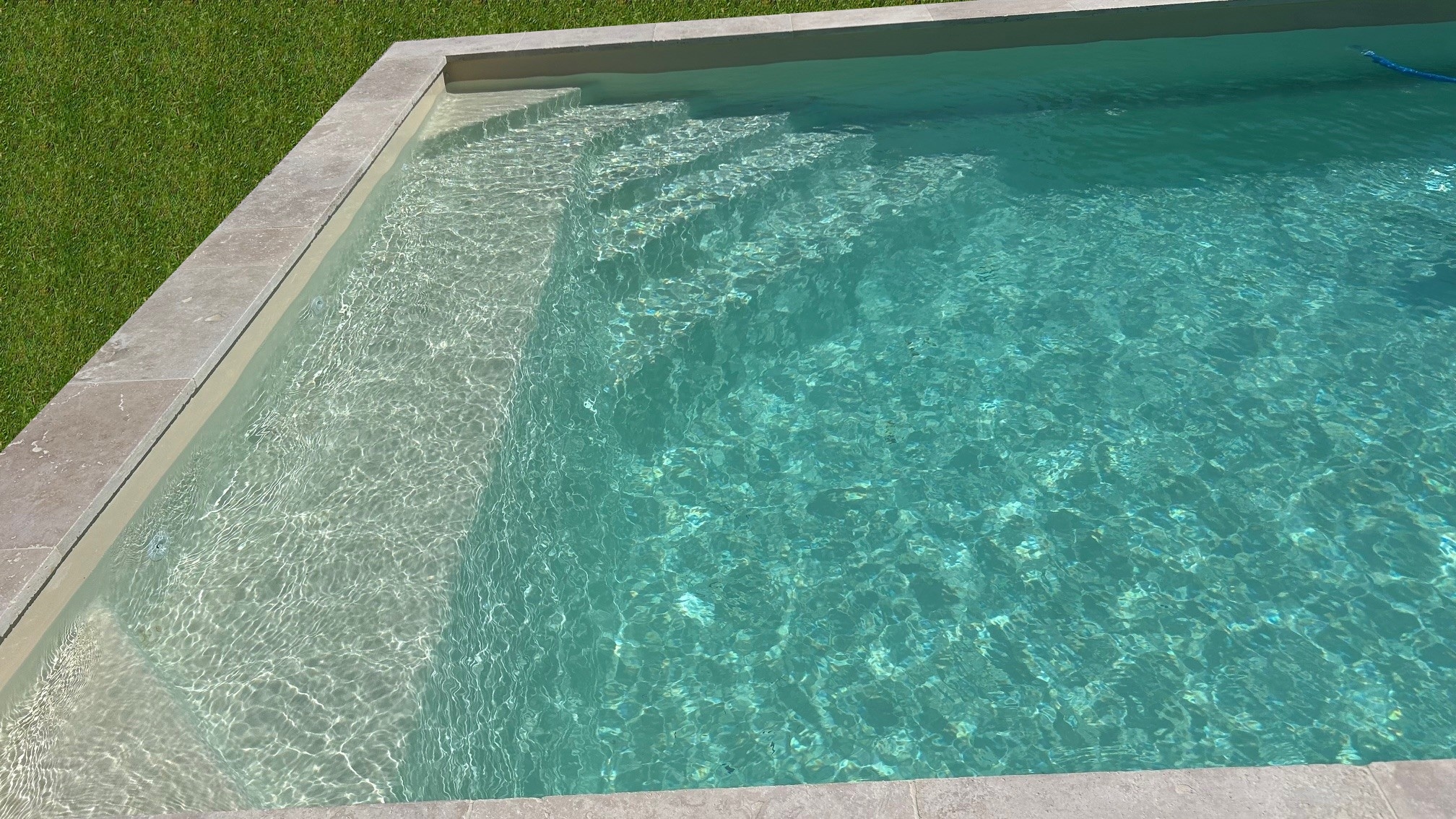 piscine coque iris escalier 2